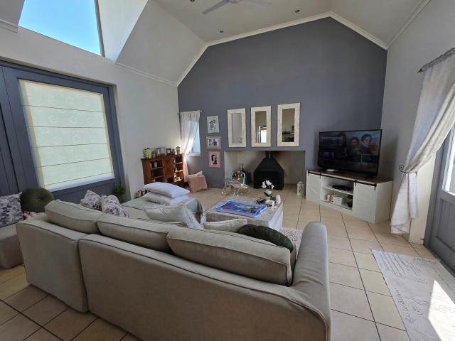 2 Bedroom House in Bredasdorp