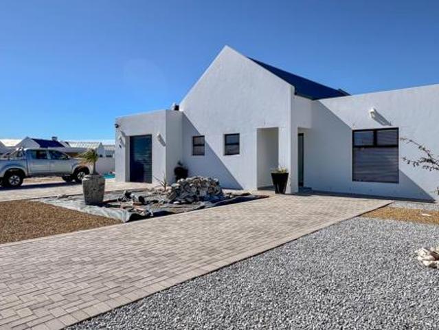 2 Bedroom House in Britannia Bay
