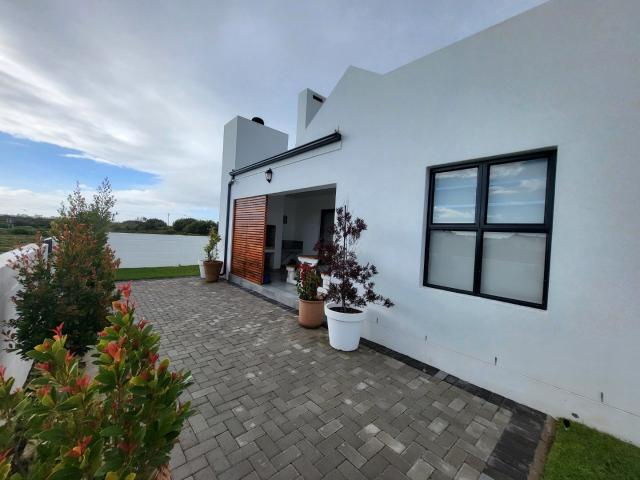 2 Bedroom House in Brittania Bay