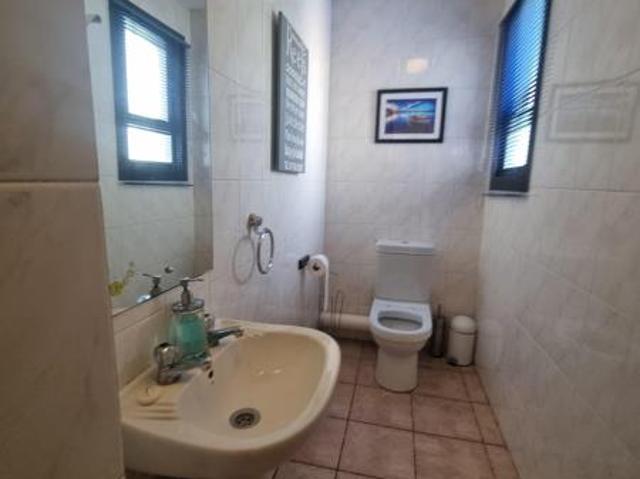 2 Bedroom House in Broederstroom AH