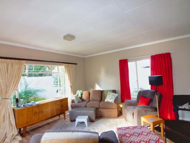 2 Bedroom House in Bromhof