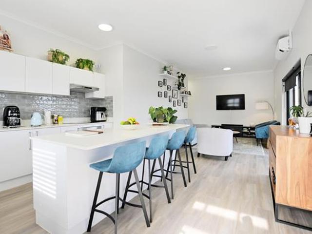 2 Bedroom House in Burgundy Estate