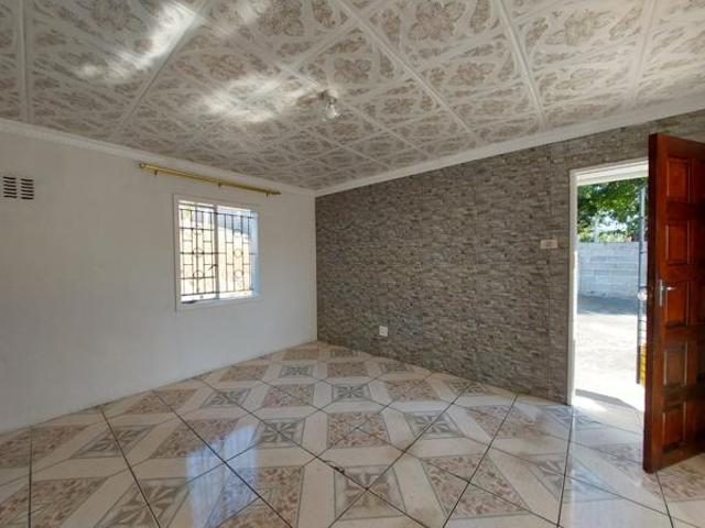 2 Bedroom House in Glen Hills