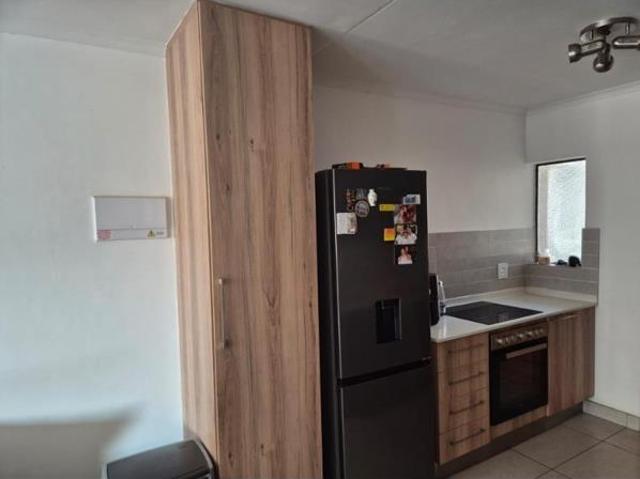 2 Bedroom House in Glen Marais