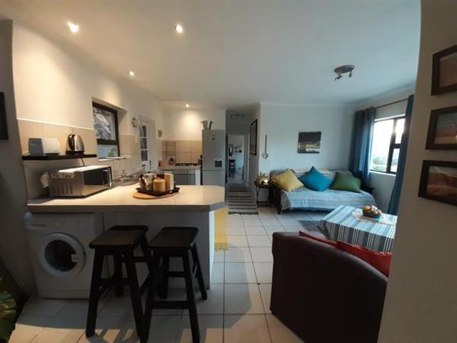 2 Bedroom House in Glencairn