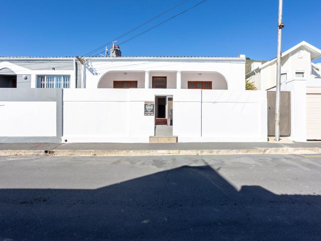 2 Bedroom House in Green Point