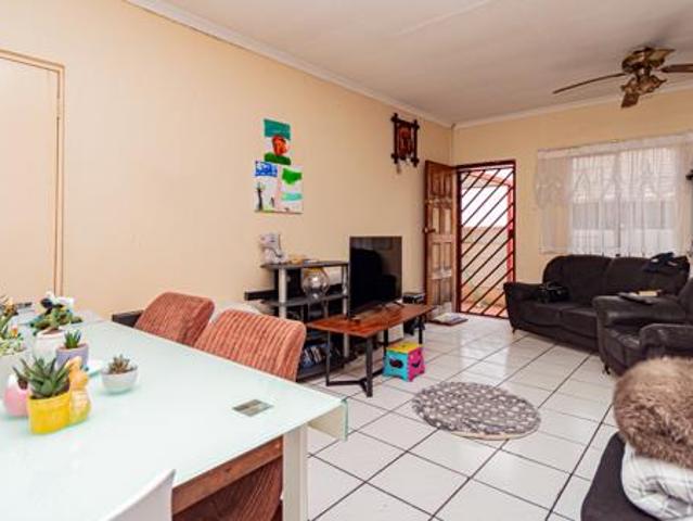 2 Bedroom House in Grobler Park