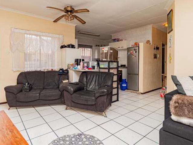 2 Bedroom House in Grobler Park