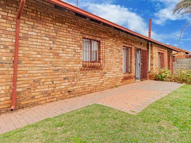 2 Bedroom House in Grobler Park