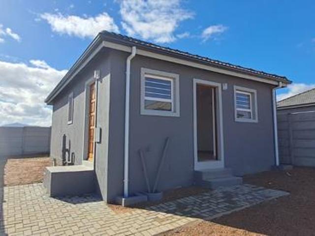 2 Bedroom House in Groenheuwel