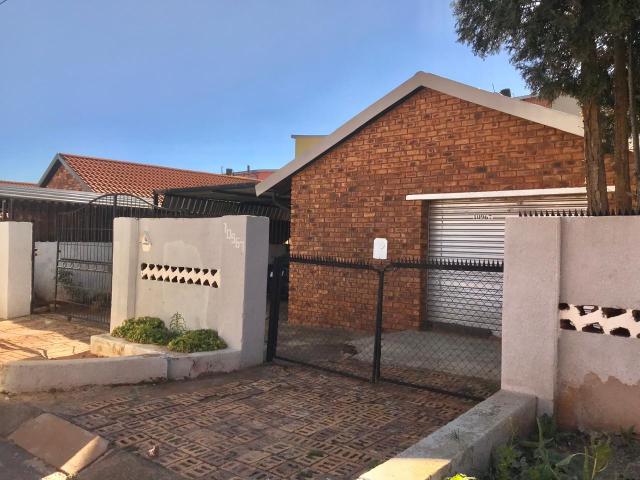 2 Bedroom House in Dobsonville