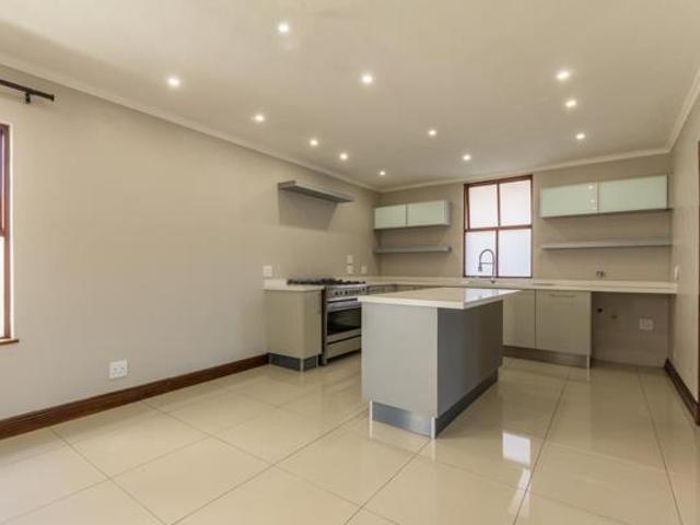 2 Bedroom House in Dainfern