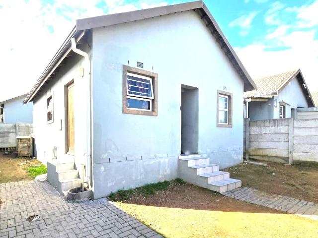 2 Bedroom House in Dal Josafat