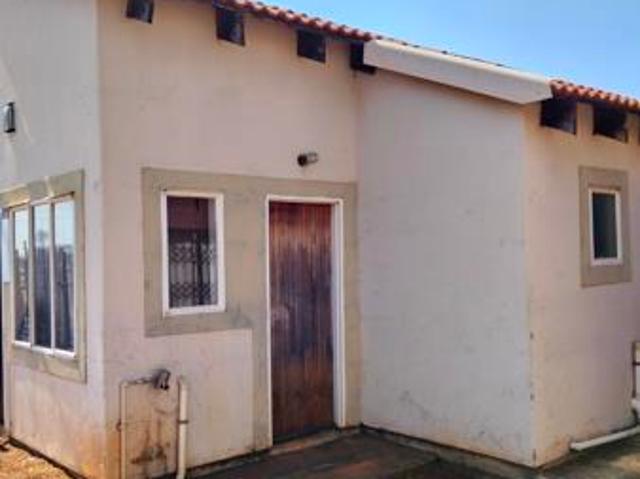 2 Bedroom House in De Deur