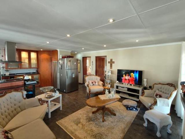 2 Bedroom House in Deneysville