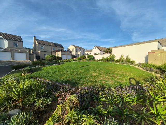 2 Bedroom House in Dennegeur