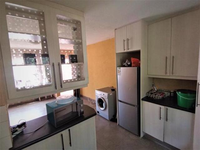 2 Bedroom House in Die Hoewes