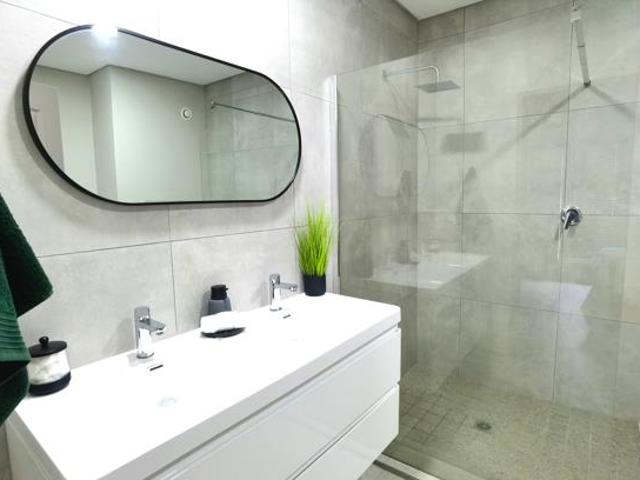 2 Bedroom House in Die Hoewes