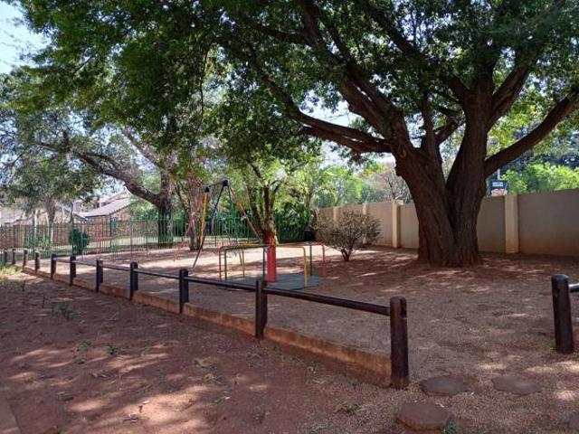 2 Bedroom House in Die Hoewes