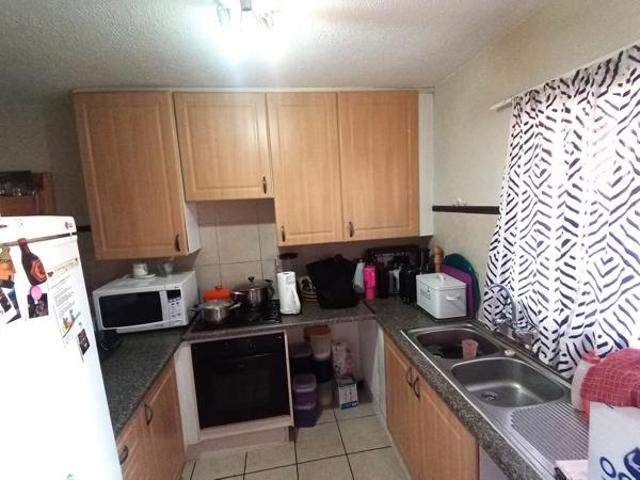 2 Bedroom House in Die Hoewes