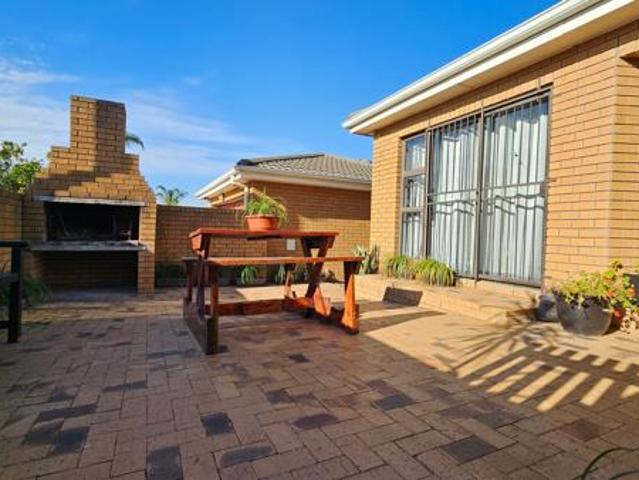 2 Bedroom House in D'urbanvale