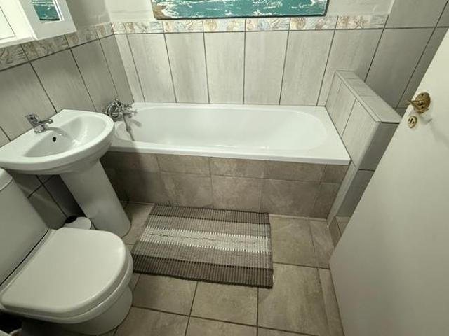 2 Bedroom House in Dwarskersbos