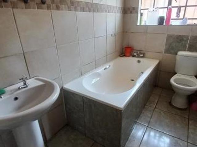 2 Bedroom House in Emalahleni Witbank Ext 10