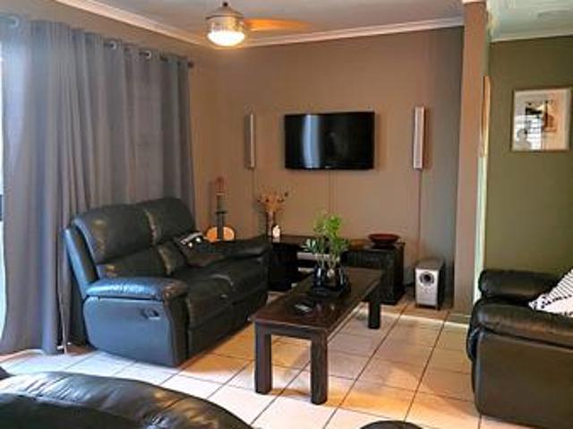 2 Bedroom House in Eikenbosch
