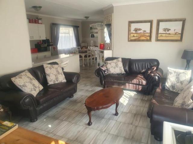 2 Bedroom House in Eldoraigne