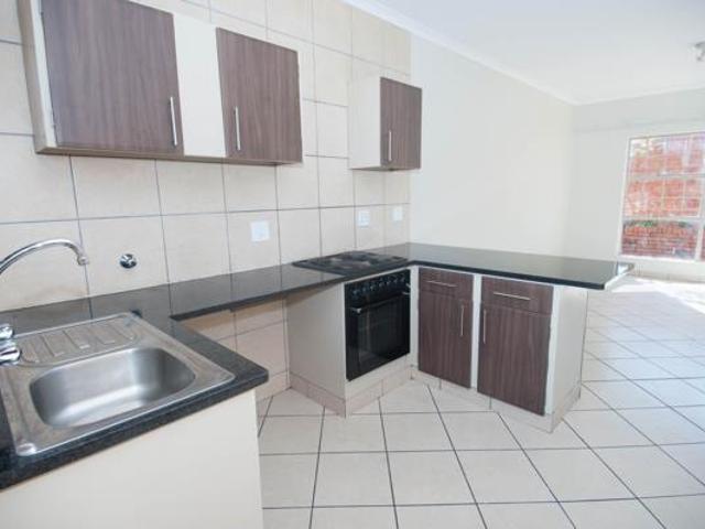2 Bedroom House in Eloffsdal