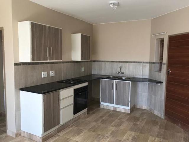 2 Bedroom House in Eloffsdal
