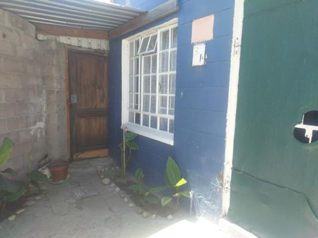 2 Bedroom House in Elsies River