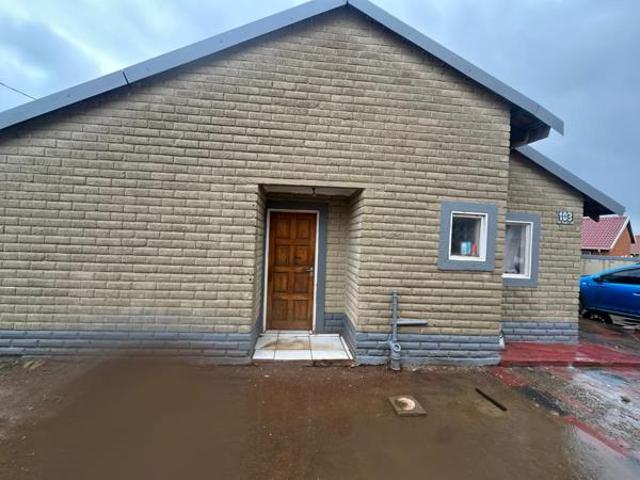 2 Bedroom House in Evaton West
