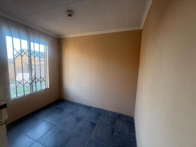 2 Bedroom House in Evaton West