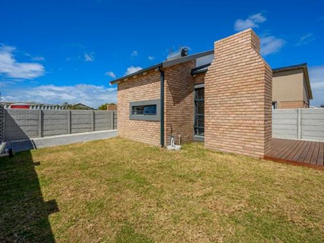 2 Bedroom House in Fairview