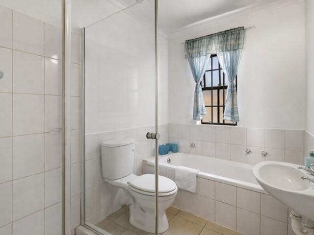 2 Bedroom House in Fairview Golf Estate