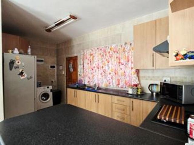 2 Bedroom House in Flamwood