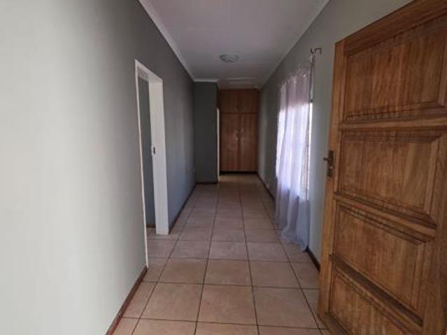 2 Bedroom House in Flamwood