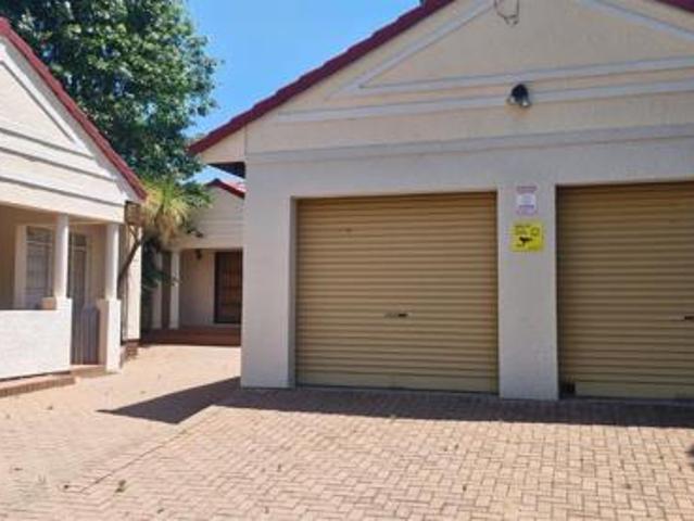 2 Bedroom House in Flamwood