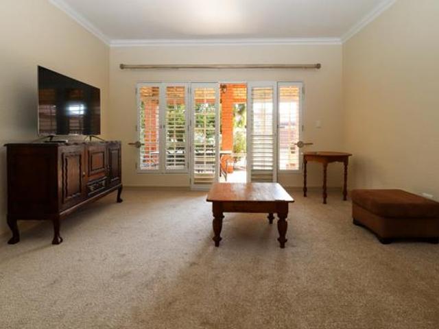 2 Bedroom House in Flamwood
