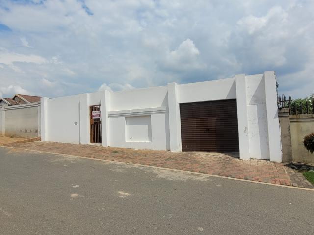 2 Bedroom House in Fleurhof