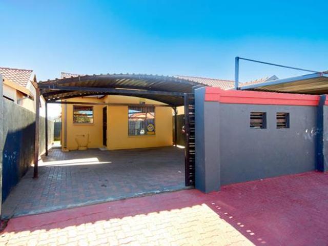 2 Bedroom House in Fleurhof