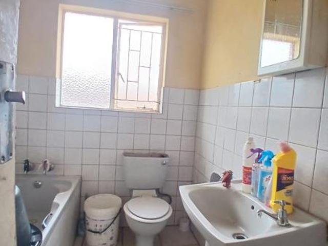 2 Bedroom House in Flora Park