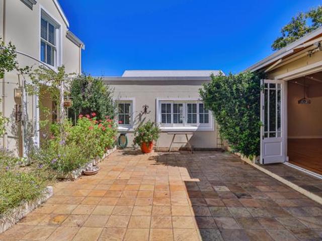 2 Bedroom House in Franschhoek