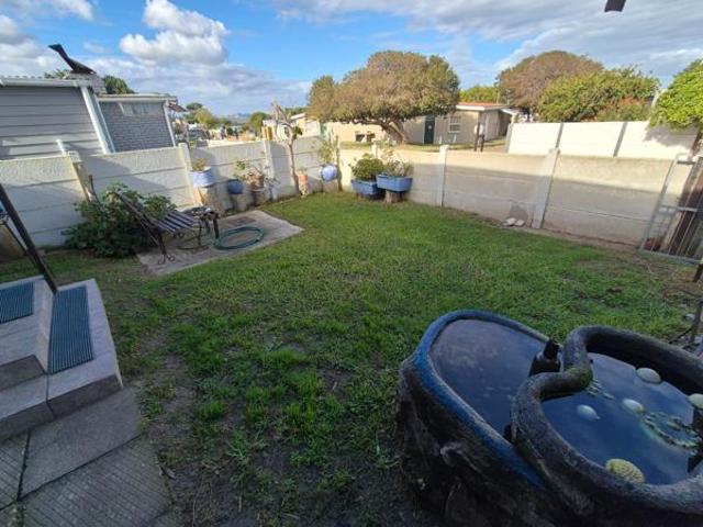 2 Bedroom House in Franskraal