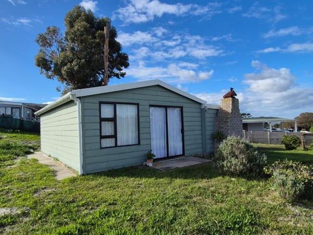 2 Bedroom House in Franskraal
