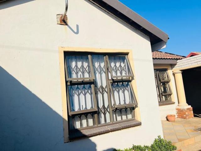 2 Bedroom House in Kagiso