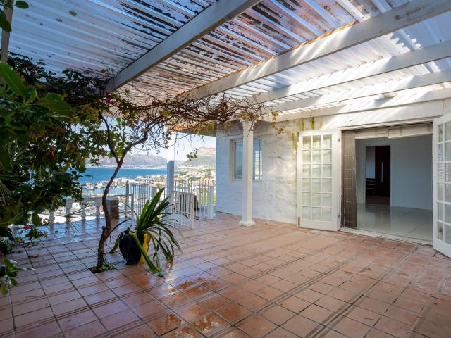 2 Bedroom House in Kalk Bay