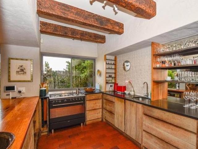 2 Bedroom House in Kalk Bay