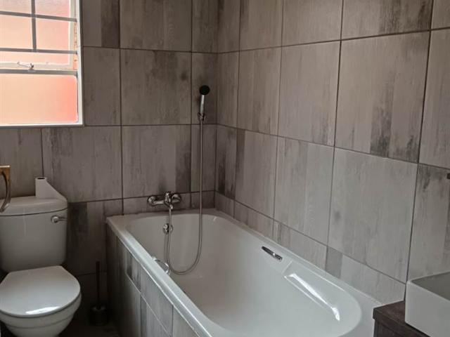 2 Bedroom House in Karen Park